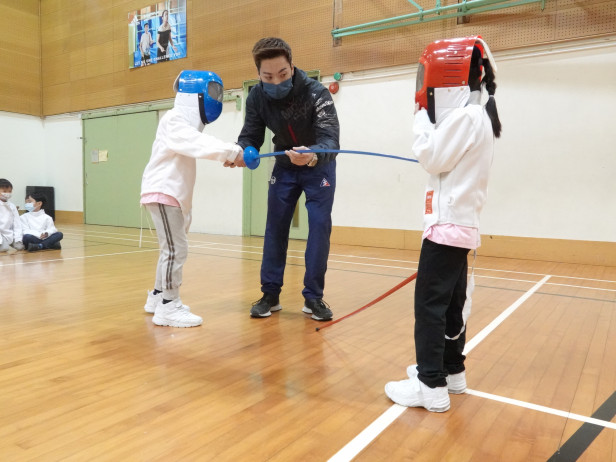 Youth Fencing (Ages 9-12)